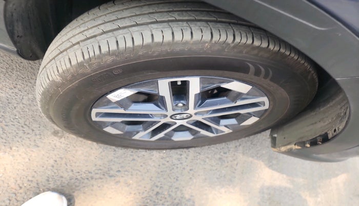 2022 Hyundai VENUE SX (O) 1.5 CRDI, Diesel, Manual, 94,610 km, tyre