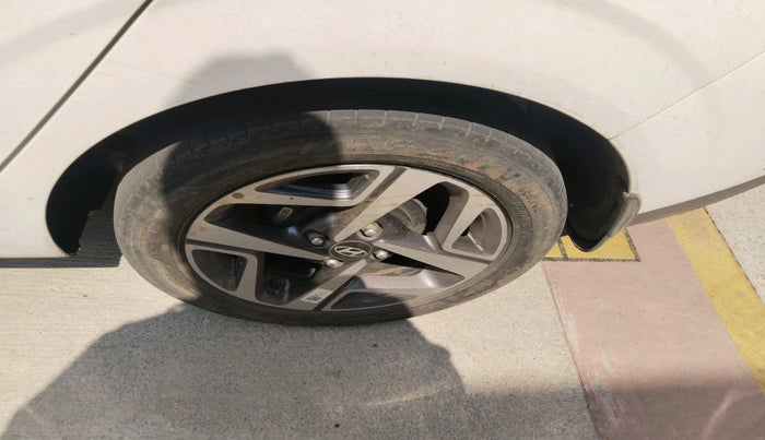 2022 Hyundai AURA SX PLUS 1.2 AMT, Petrol, Automatic, 81,690 km, tyre