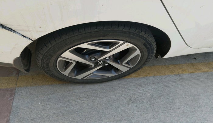 2022 Hyundai AURA SX PLUS 1.2 AMT, Petrol, Automatic, 81,690 km, tyre