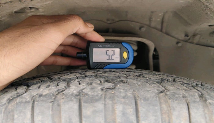 2011 Mahindra Xylo E4 BS-III, Diesel, Manual, 86,799 km, tyre