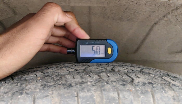 2011 Mahindra Xylo E4 BS-III, Diesel, Manual, 86,799 km, tyre