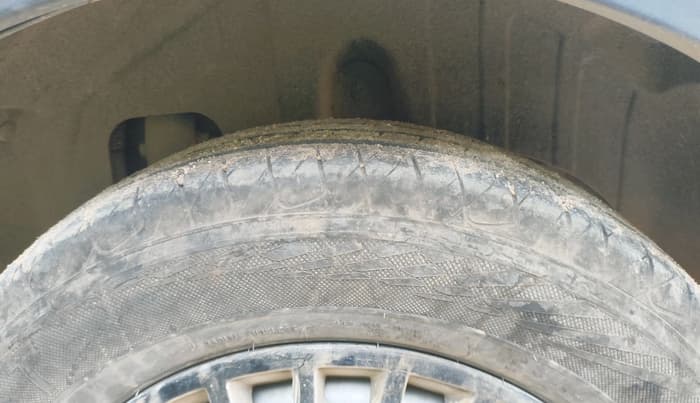 2023 Mahindra XUV300 W4 1.2 PETROL, Petrol, Manual, 67,324 km, tyre