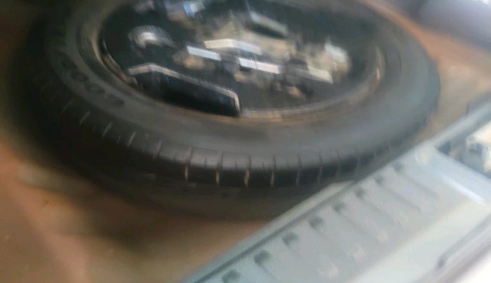 2018 Maruti Vitara Brezza ZDI PLUS AT DUAL TONE, Diesel, Automatic, 77,438 km, tyre