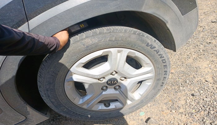 2020 KIA SONET HTK PLUS 1.2, Petrol, Manual, 30,527 km, tyre