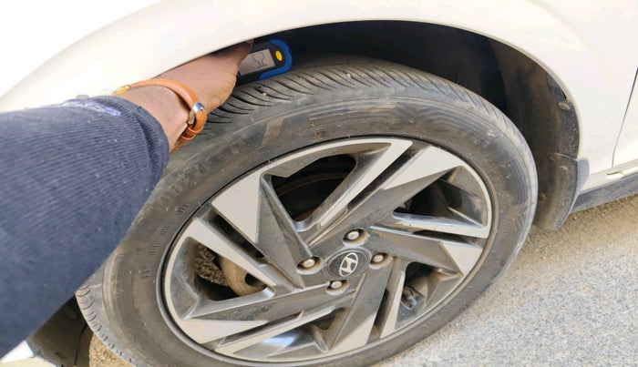 2020 Hyundai NEW I20 ASTA (O) 1.2 MT, CNG, Manual, 1,11,115 km, tyre