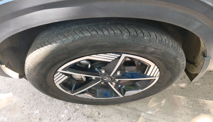 2025 Tata NEXON Creative Plus S CNG, CNG, Manual, 15,123 km, tyre