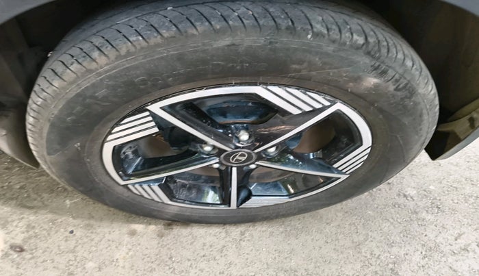 2025 Tata NEXON Creative Plus S CNG, CNG, Manual, 15,123 km, tyre