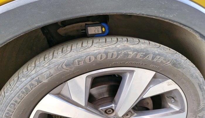 2022 Volkswagen TAIGUN TOPLINE 1.0 TSI AT, Petrol, Automatic, 27,944 km, tyre