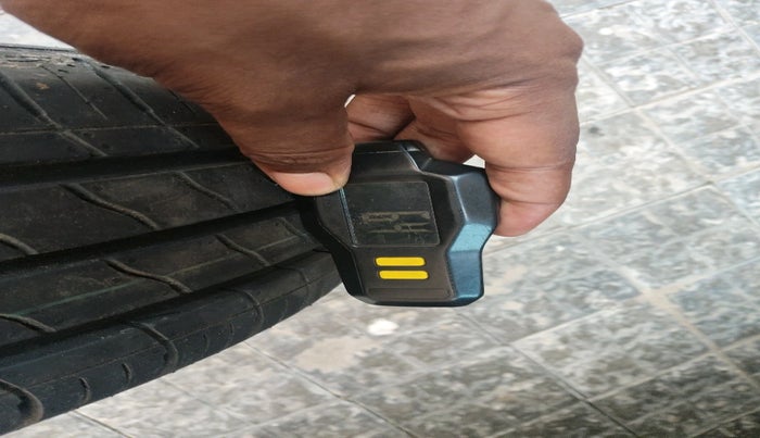 2020 Maruti Baleno ZETA PETROL 1.2, Petrol, Manual, 13,457 km, tyre