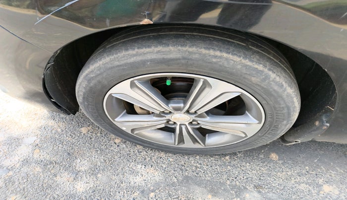 2017 Hyundai Verna 1.6 SX (O) CRDI MT, Diesel, Manual, 1,28,961 km, tyre