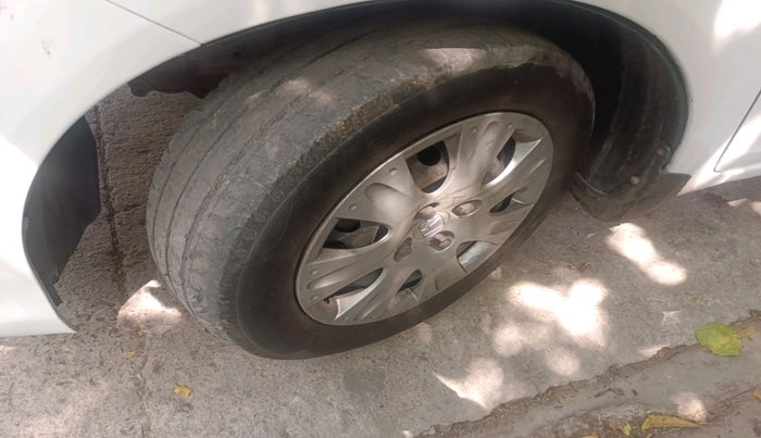 2016 Honda Amaze 1.2L I-VTEC S, CNG, Manual, 54,328 km, tyre