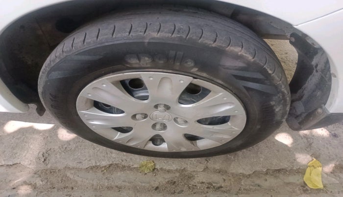 2016 Honda Amaze 1.2L I-VTEC S, CNG, Manual, 54,328 km, tyre