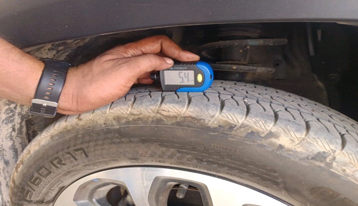 2022 Maruti Grand Vitara SIGMA SMART HYBRID, Petrol, Manual, 23,173 km, tyre