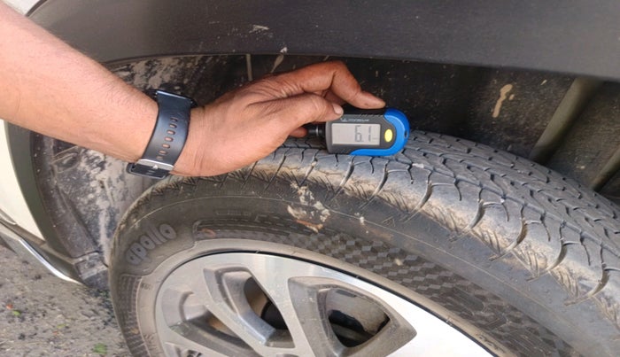 2022 Maruti Grand Vitara SIGMA SMART HYBRID, Petrol, Manual, 23,173 km, tyre