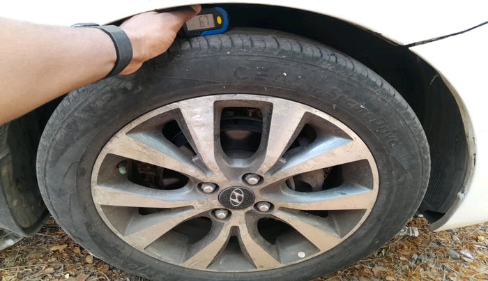 2014 Hyundai Verna FLUIDIC 1.6 CRDI SX AT, Diesel, Automatic, 70,210 km, tyre