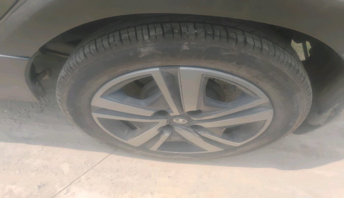 2024 Tata TIAGO NRG XZ MT, Petrol, Manual, 8,042 km, tyre