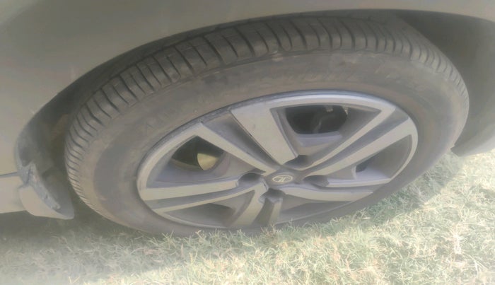 2024 Tata TIAGO NRG XZ MT, Petrol, Manual, 8,042 km, tyre