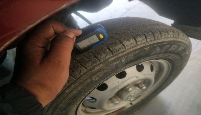 2011 Hyundai Eon ERA, Petrol, Manual, 28,414 km, tyre