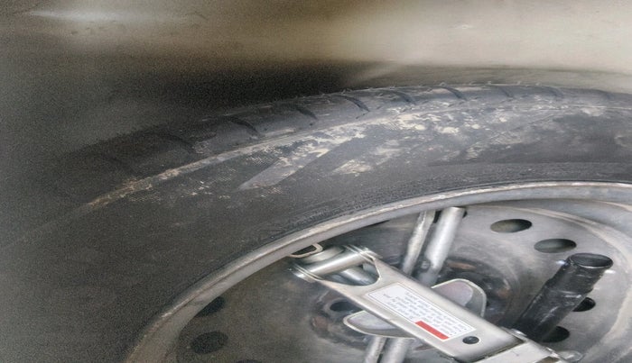 2014 Maruti Celerio VXI, Petrol, Manual, 1,06,381 km, tyre