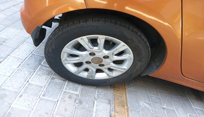 2018 Tata Tiago XZA PETROL, Petrol, Automatic, 39,071 km, tyre