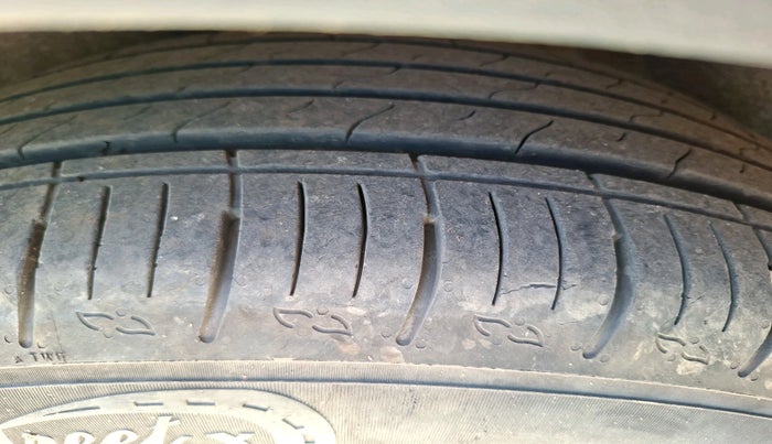 2024 Mahindra XUV700 AX 5 P MT 7 STR, Petrol, Manual, 16,191 km, tyre