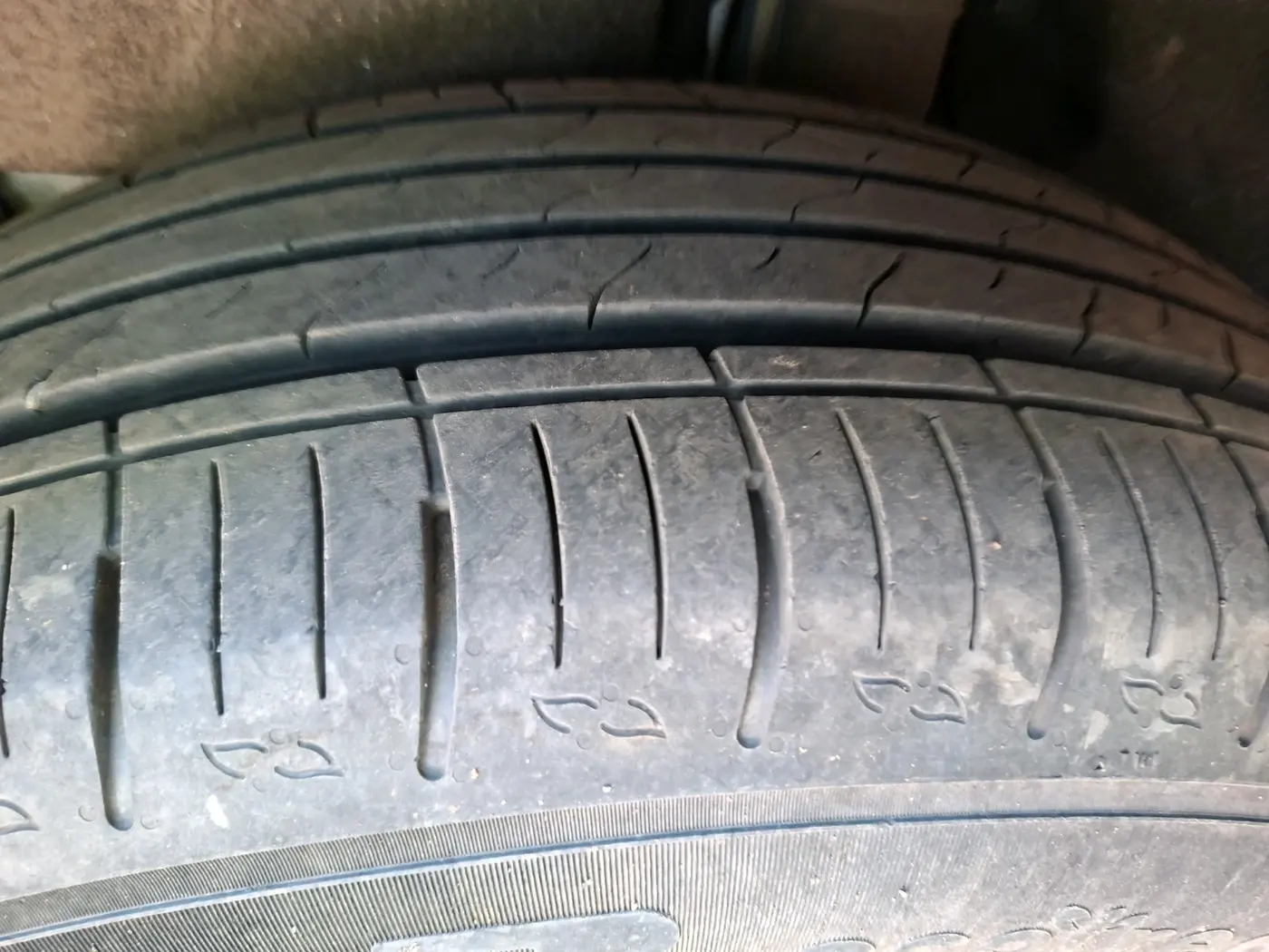 2024 Mahindra XUV700 AX 5 P MT 7 STR, Petrol, Manual, 16,191 km, tyre