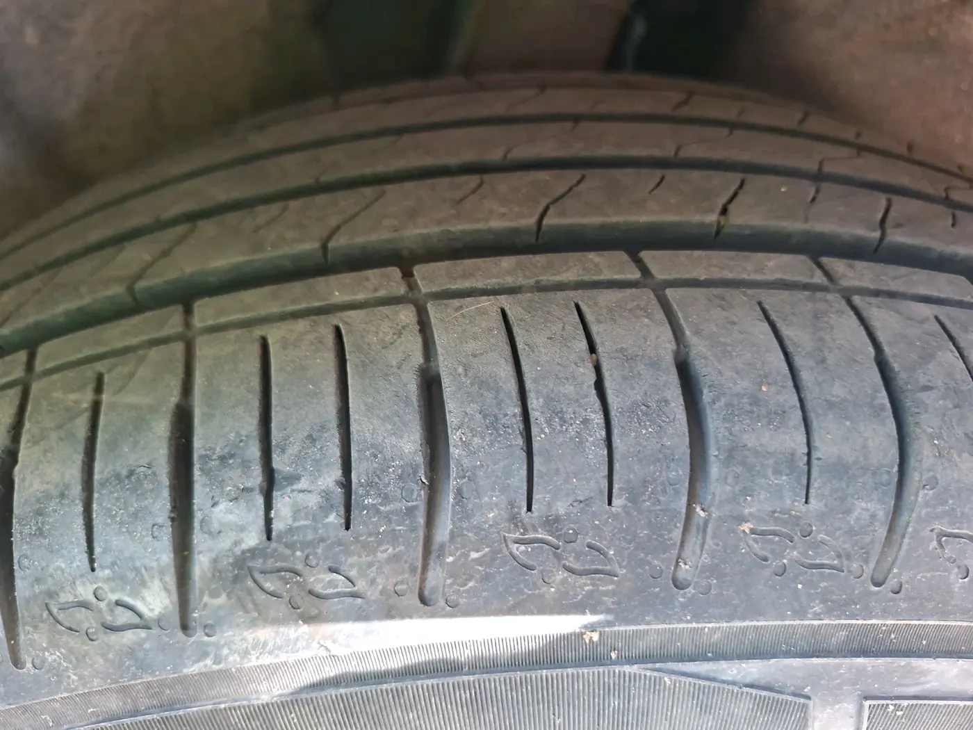 2024 Mahindra XUV700 AX 5 P MT 7 STR, Petrol, Manual, 16,191 km, tyre