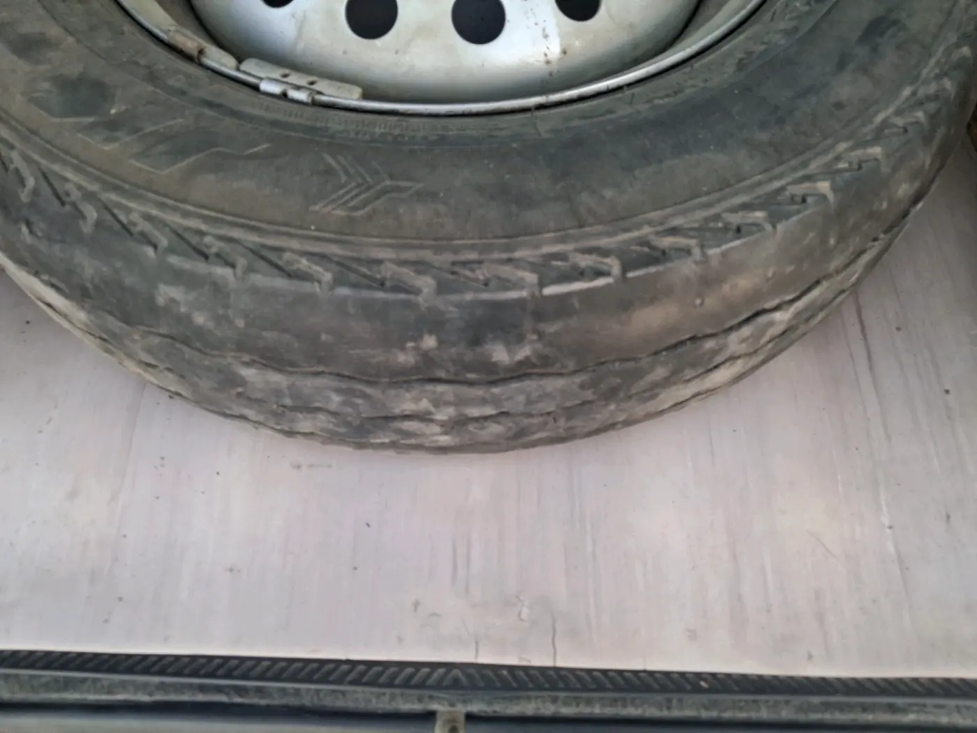 2023 Maruti Eeco 5 STR AC CNG, CNG, Manual, 61,963 km, tyre