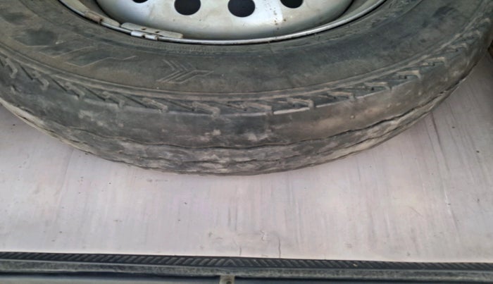 2023 Maruti Eeco 5 STR AC CNG, CNG, Manual, 61,963 km, tyre