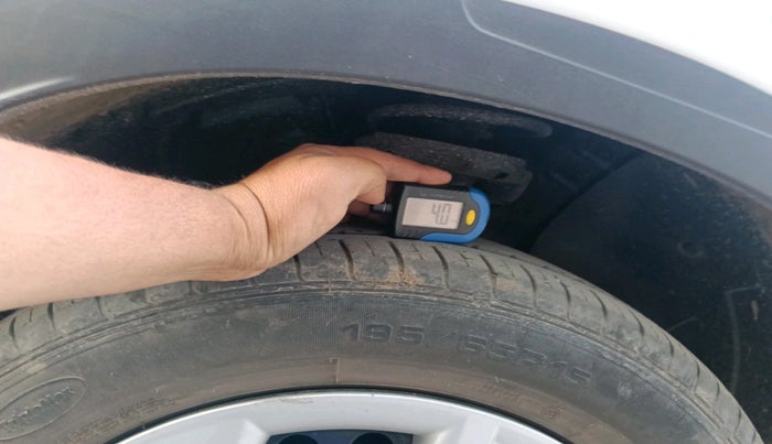 2022 Hyundai VENUE S(O) 1.2, Petrol, Manual, 26,503 km, tyre