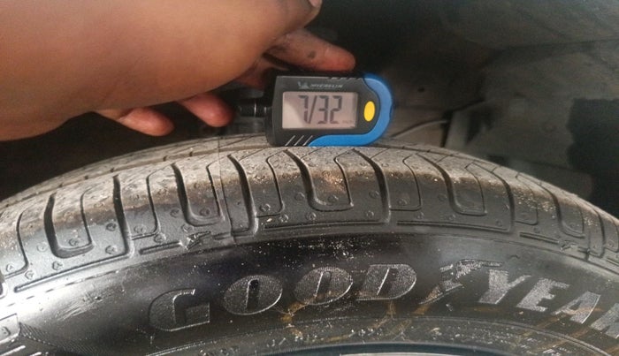 2015 Maruti Swift Dzire VDI, Diesel, Manual, 1,46,335 km, tyre