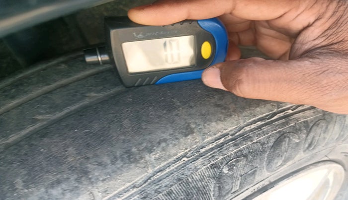 2011 Toyota Etios G, Petrol, Manual, 69,413 km, tyre