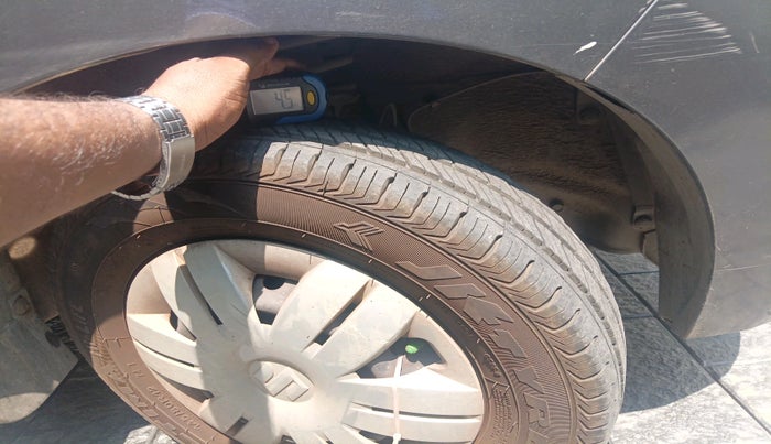 2022 Maruti Alto LXI OPT CNG, CNG, Manual, 69,316 km, tyre