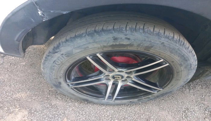 2021 Tata NEXON XE PETROL, Petrol, Manual, 41,574 km, tyre