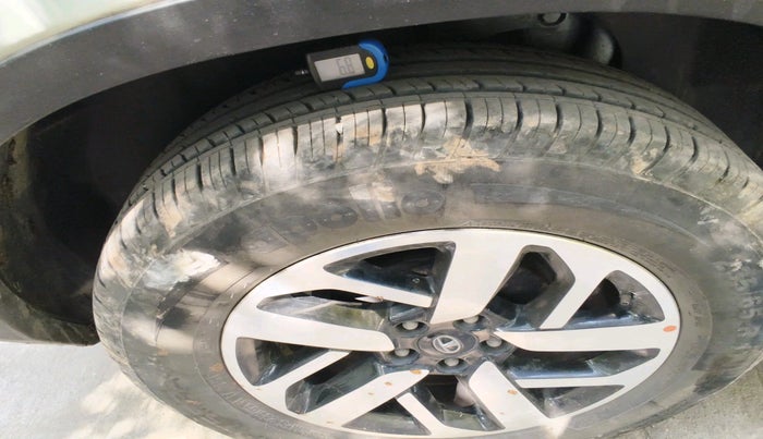 2021 Tata Harrier XZA PLUS 2.0L, Diesel, Automatic, 16,236 km, tyre