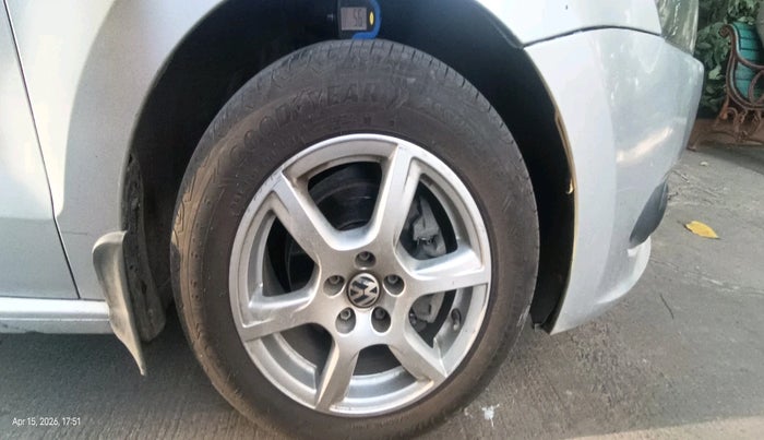 2013 Volkswagen Vento HIGHLINE 1.6 MPI, Petrol, Manual, 79,676 km, tyre