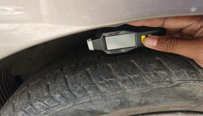 2013 Hyundai i20 SPORTZ 1.4 CRDI, Diesel, Manual, 1,30,678 km, tyre