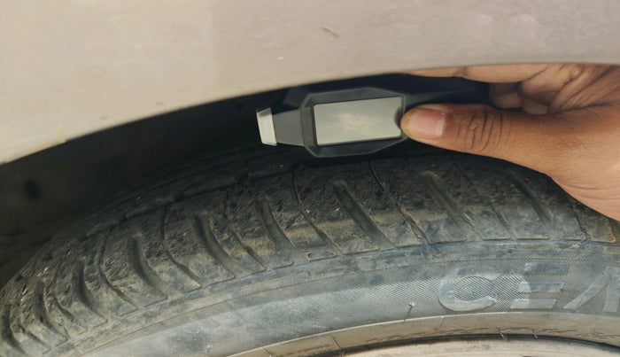 2013 Hyundai i20 SPORTZ 1.4 CRDI, Diesel, Manual, 1,30,678 km, tyre