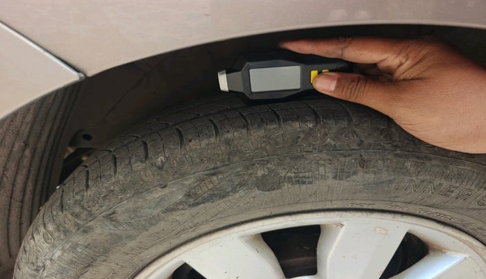 2013 Hyundai i20 SPORTZ 1.4 CRDI, Diesel, Manual, 1,30,678 km, tyre