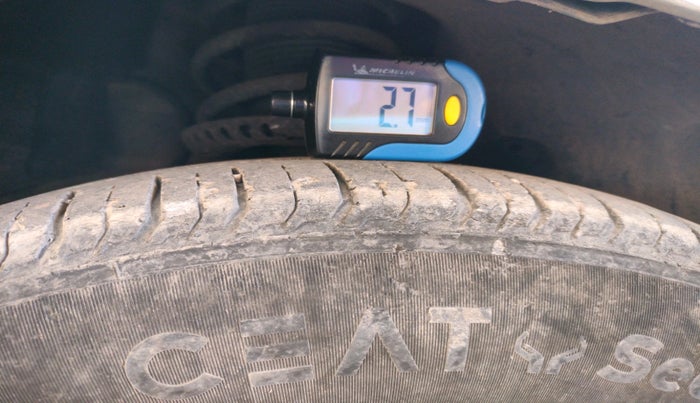 2015 Volkswagen Vento HIGHLINE DIESEL 1.5, Diesel, Manual, 2,46,252 km, tyre