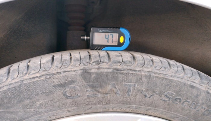 2015 Volkswagen Vento HIGHLINE DIESEL 1.5, Diesel, Manual, 2,46,252 km, tyre