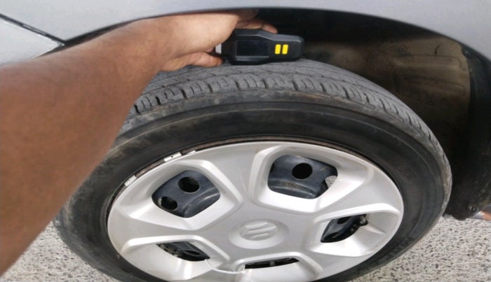 2015 Maruti Wagon R 1.0 VXI, Petrol, Manual, 1,74,453 km, tyre