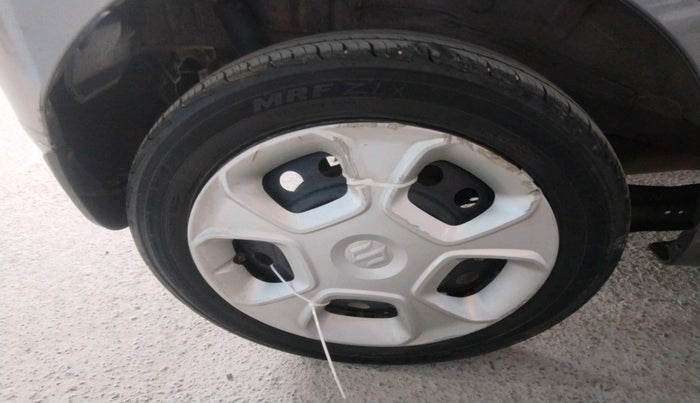 2015 Maruti Wagon R 1.0 VXI, Petrol, Manual, 1,74,453 km, tyre