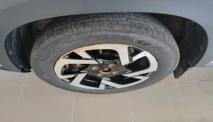 2021 Nissan MAGNITE XV PREMIUM TURBO CVT, Petrol, Automatic, 54,280 km, tyre