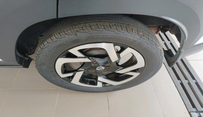 2021 Nissan MAGNITE XV PREMIUM TURBO CVT, Petrol, Automatic, 54,280 km, tyre