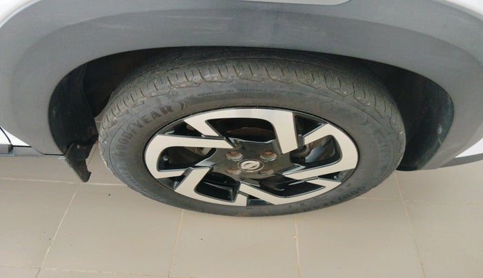 2021 Nissan MAGNITE XV PREMIUM TURBO CVT, Petrol, Automatic, 54,280 km, tyre