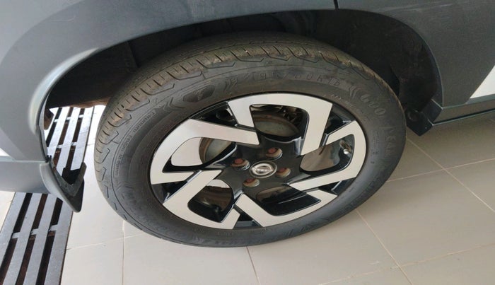 2021 Nissan MAGNITE XV PREMIUM TURBO CVT, Petrol, Automatic, 54,280 km, tyre