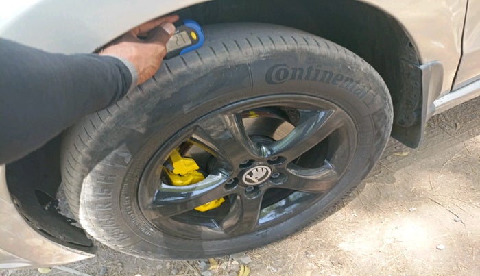 2013 Skoda Rapid ELEGANCE 1.6 TDI CR MT, Diesel, Manual, 1,41,571 km, tyre