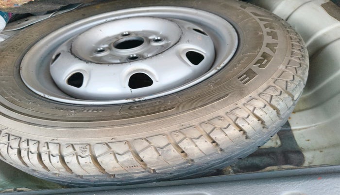 2010 Maruti Wagon R Duo DUO LXI LPG, Petrol, Manual, 60,300 km, tyre