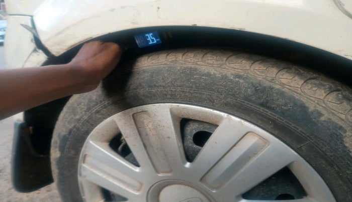 2011 Ford Figo ZXI 1.2 PETROL, Petrol, Manual, 1,17,965 km, tyre